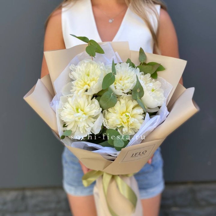  Букет белых пионов в Химкие
