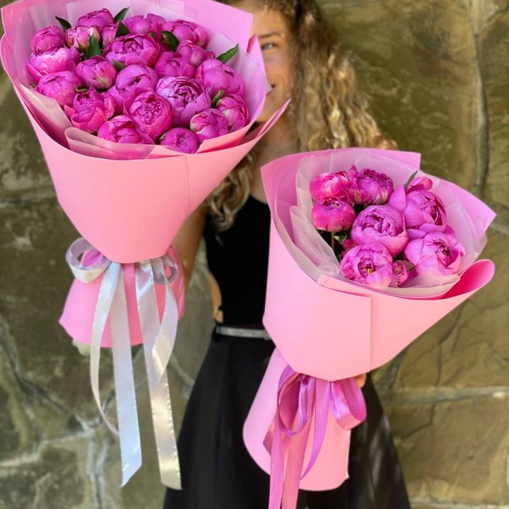 Букет ярких пионов  в Химкие