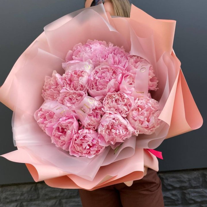 15 пионов "Монинг" в Химкие