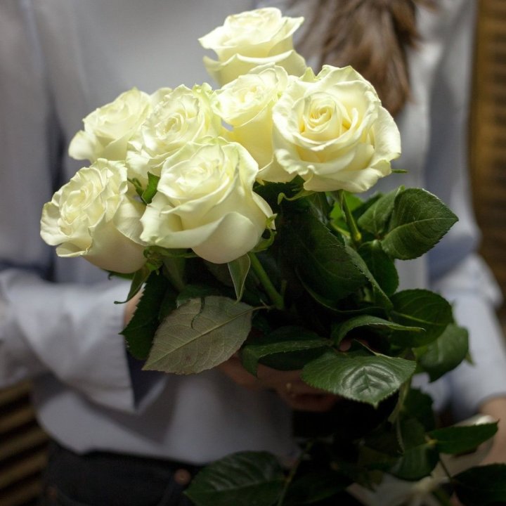 7 белых роз в Химкие