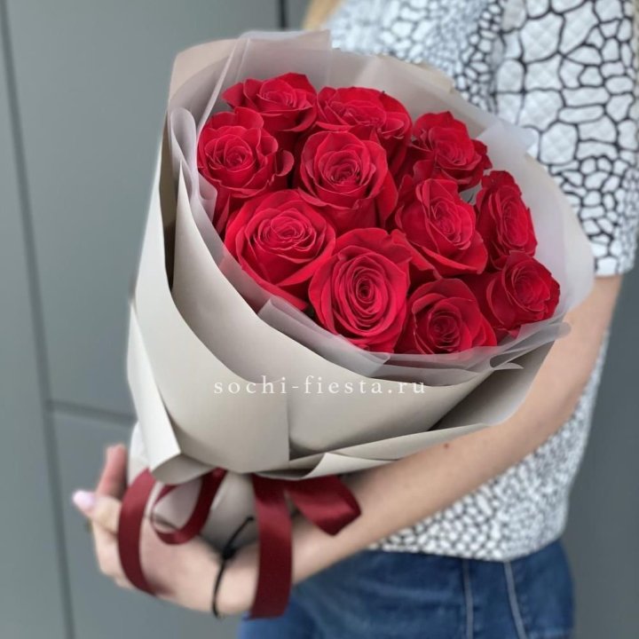 Букет красных роз "Рози" в Химкие