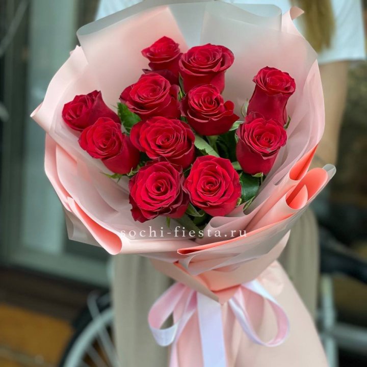 Букет красных роз "Мадам ред" в Химкие