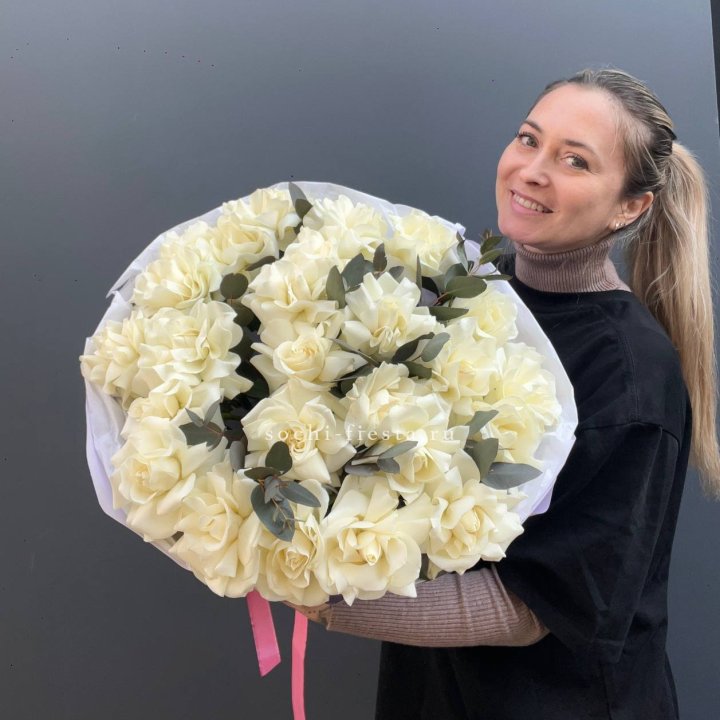 25 Белых французских роз Вайт найс в Химкие