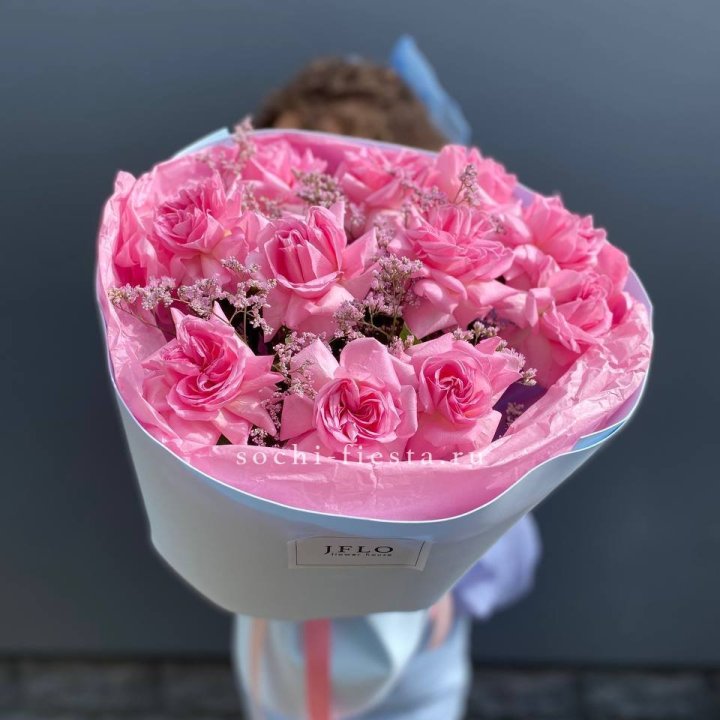Букет французских розовых роз  в Химкие