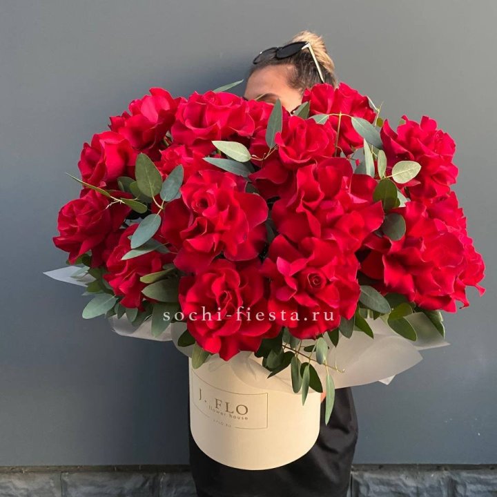 25 Французских красных роз в коробке в Химкие