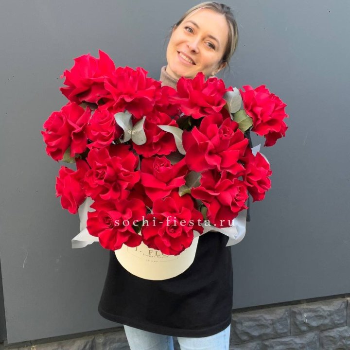 17 Французских роз в боксе в Химкие