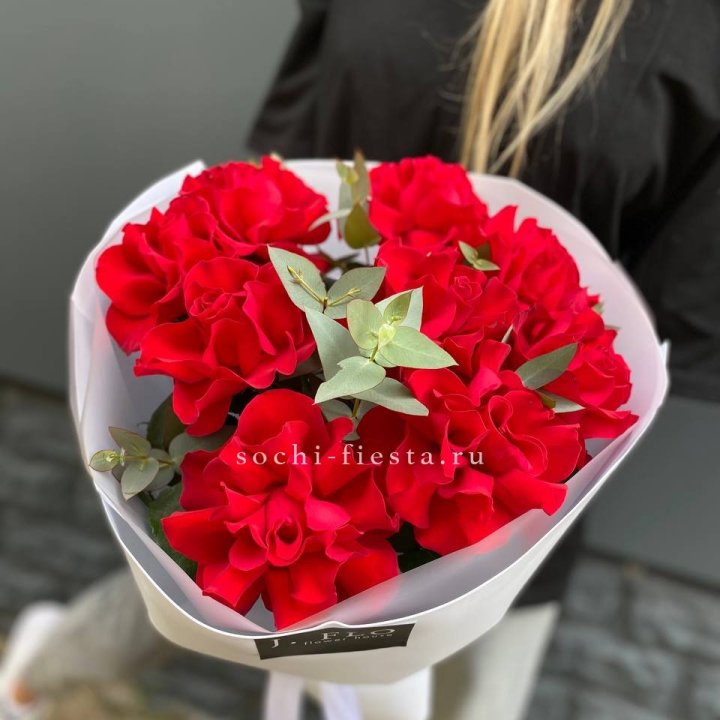 9 Красных французских роз в Химкие