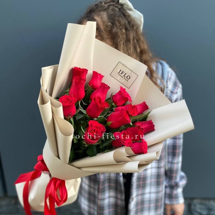 15 красных роз в Химкие