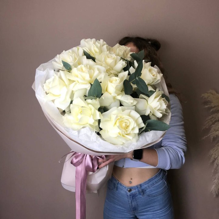 11 Белых французских роз "Вайт найс" в Химкие