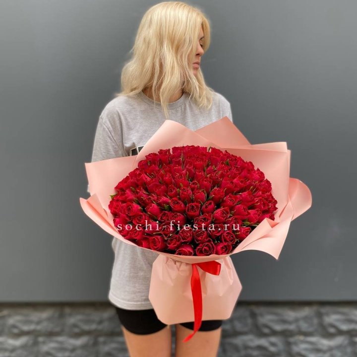 101  красная кенийская роза  в Химкие