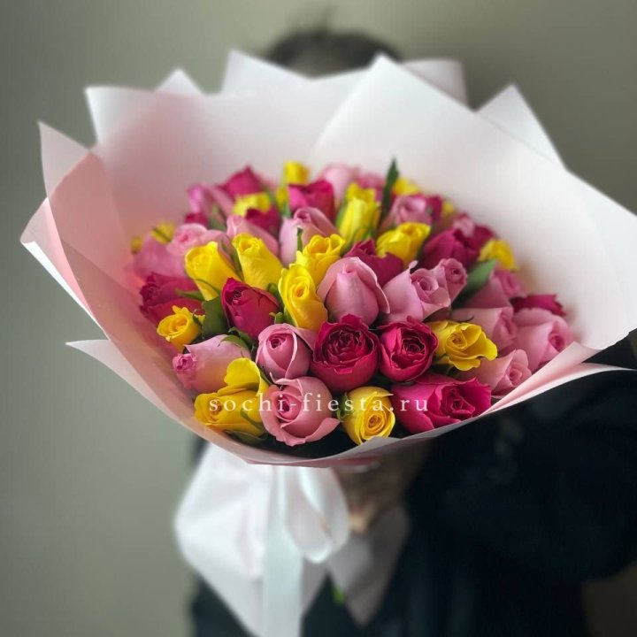 Букет из 51 розы Микс (Кения) в Химкие