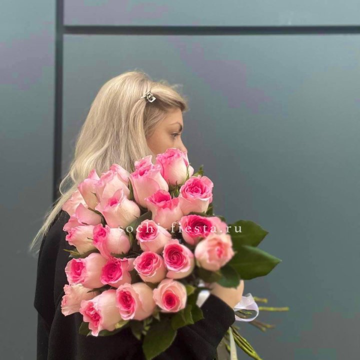  25 розовых роз в Химкие