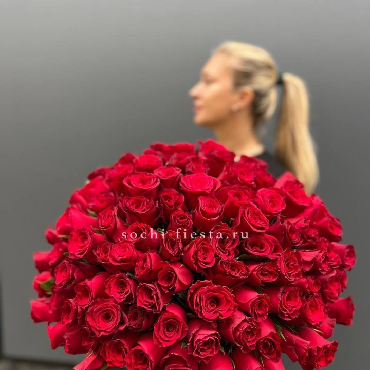 Охапка из 101 красной розы в Химкие