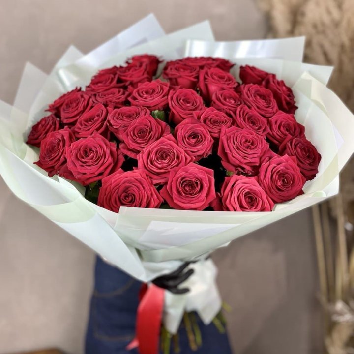 37 красных роз в Химкие