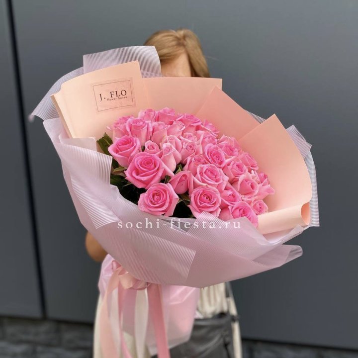 33 Розовые розы в Химкие