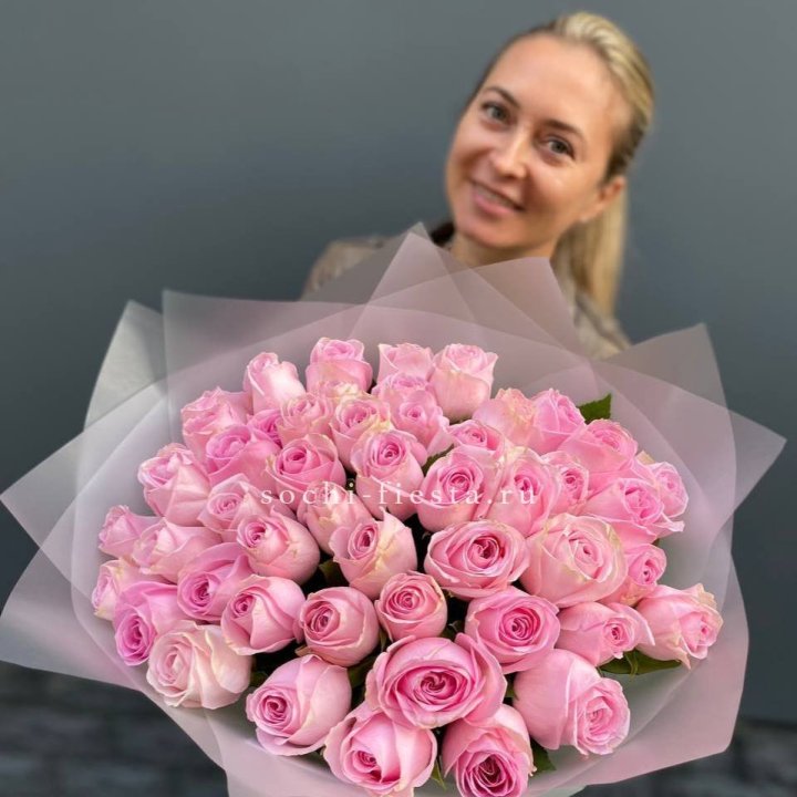 51 розовая роза в Химкие