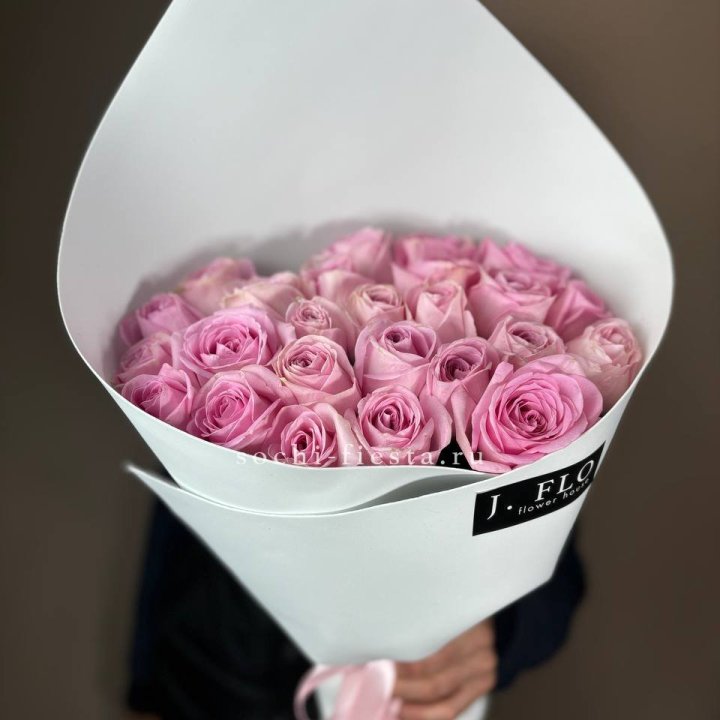 25 розовых роз в Химкие