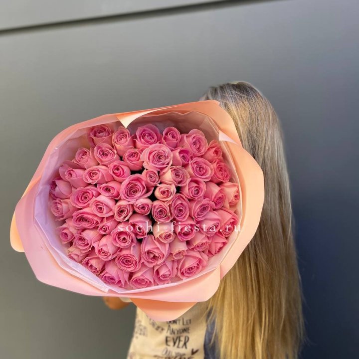 55 розовых роз в Химкие