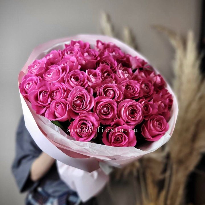 35 розовых роз  в Химкие