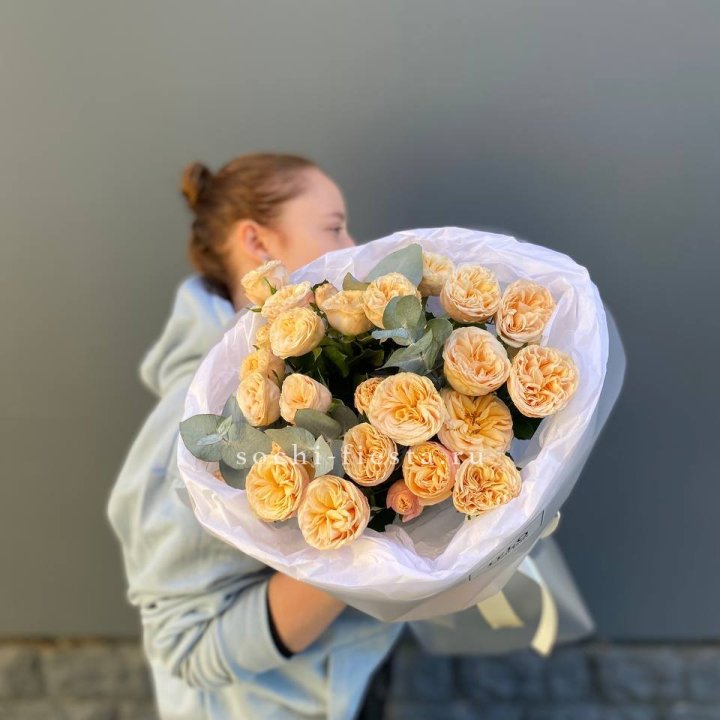 7 пионовидных роз в Химкие