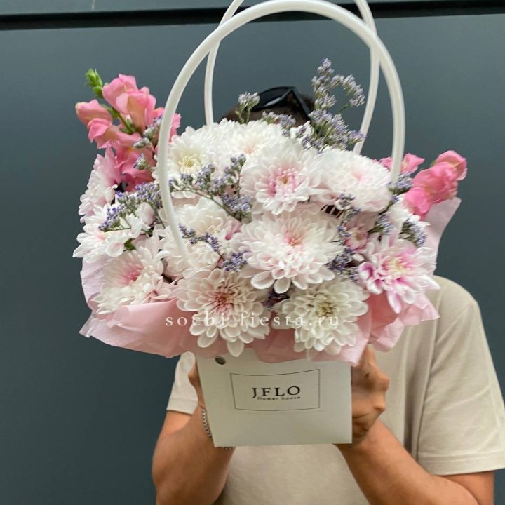 Сумочка из стойких цветов  в Химкие