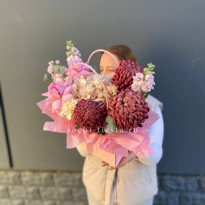 Сумочка нежная с бигуди в Химкие