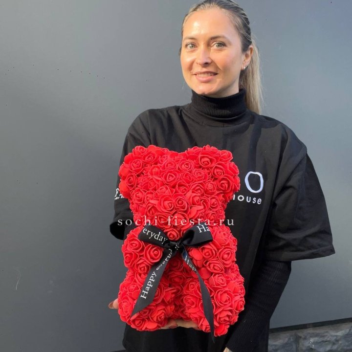 Медведь из роз красный в Химкие