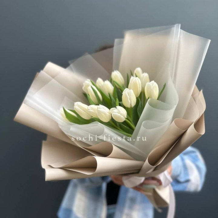 Букет из 15 белых тюльпанов в Химкие