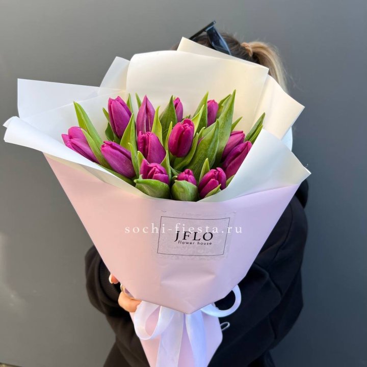 15 пурпурных тюльпанов в Химкие