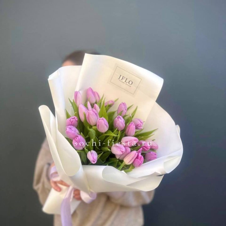 25 сиреневых тюльпанов в Химкие