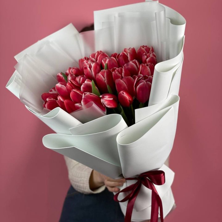 Букет красных тюльпанов в Химкие
